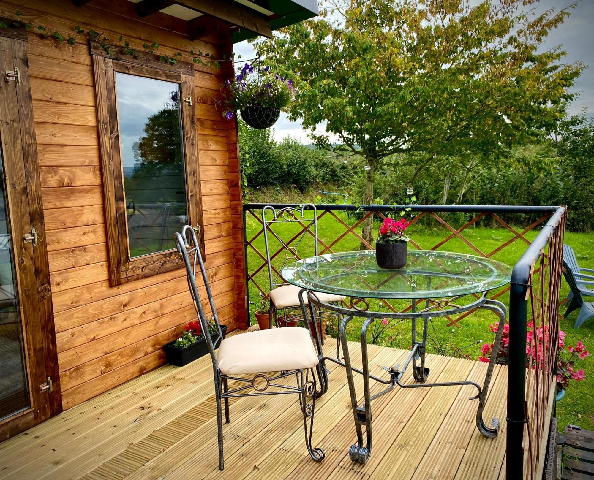 Cherry Tree Glamping Lodge Somerset  Extérieur photo